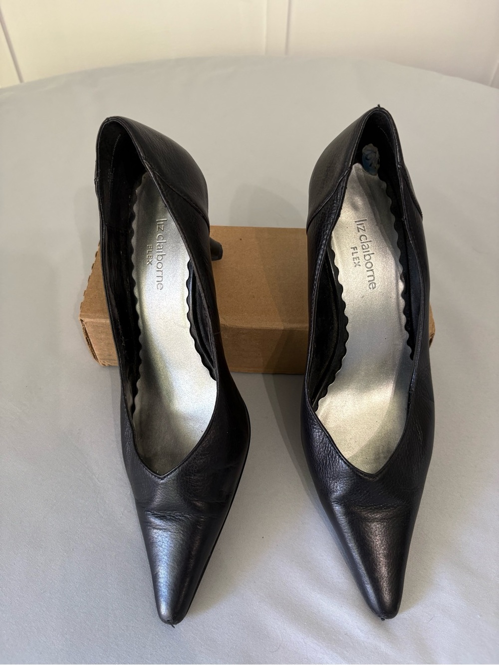 Liz Claiborne Black Pointed-Toe Leather Pumps